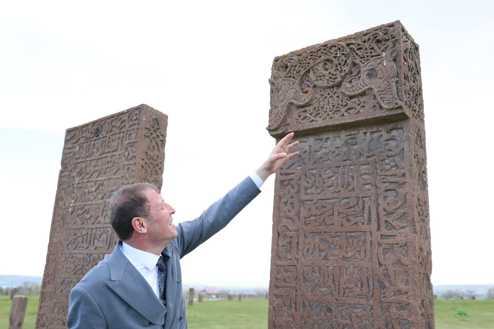 Hafıza Mekanları Sempozyumundan Görseller: Ahlat